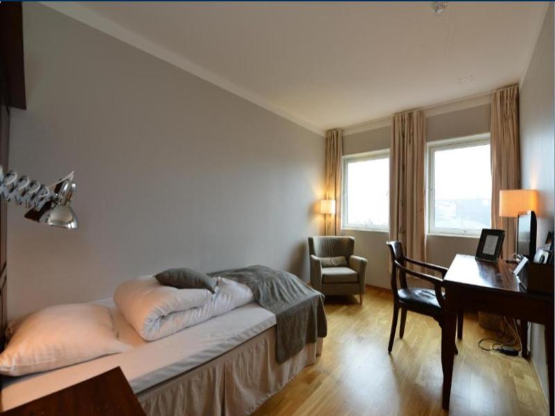 Bed room