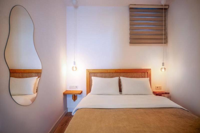 Audo Local Hotel image