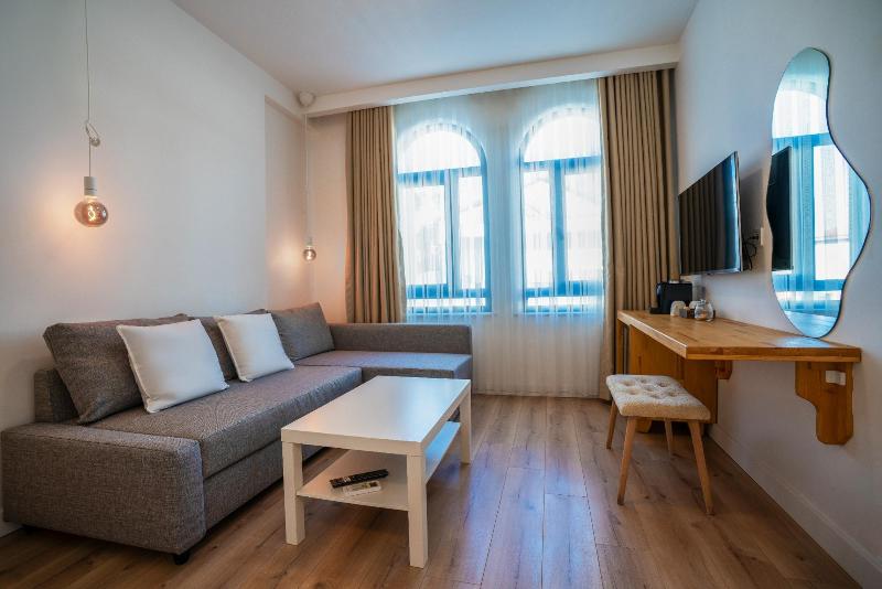 Audo Local Hotel image