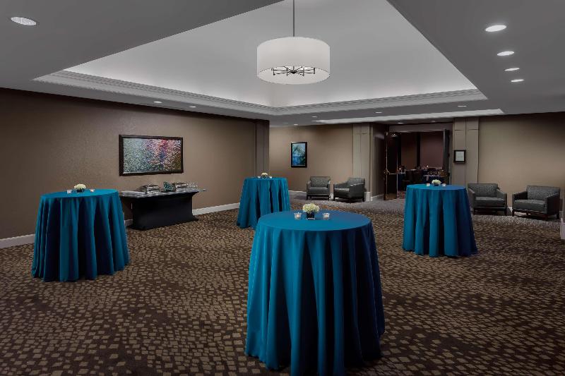 Embassy Suites by Hilton Orlando LBV Resort