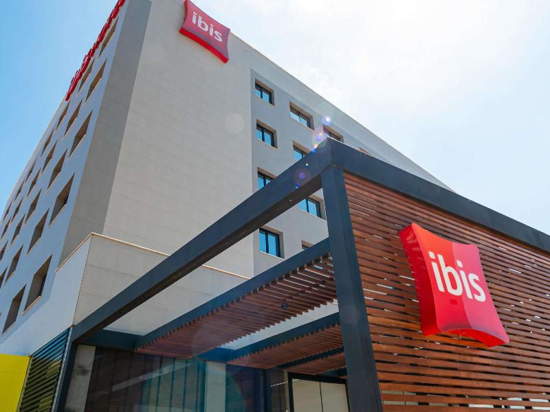 Ibis Lavras image