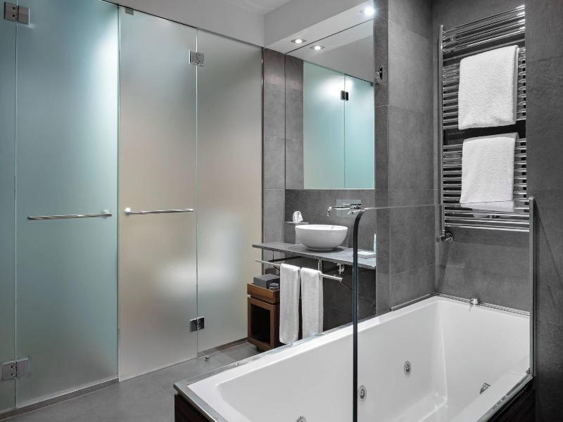 AC Hotel Baqueira Autograph Collection image