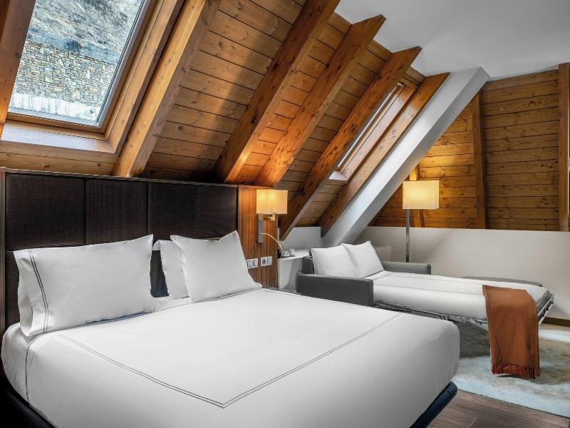 AC Hotel Baqueira Autograph Collection image