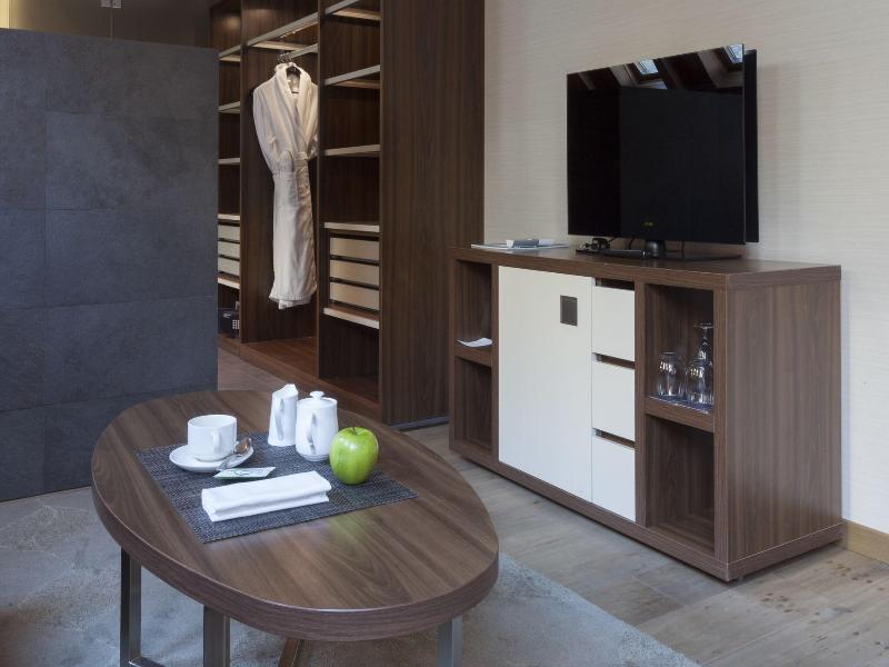 AC Hotel Baqueira Autograph Collection image