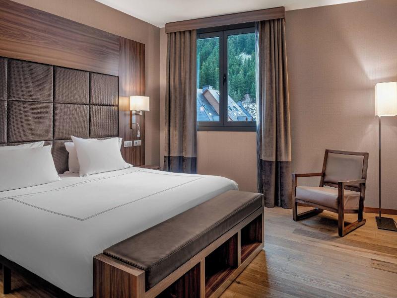 AC Hotel Baqueira Autograph Collection image
