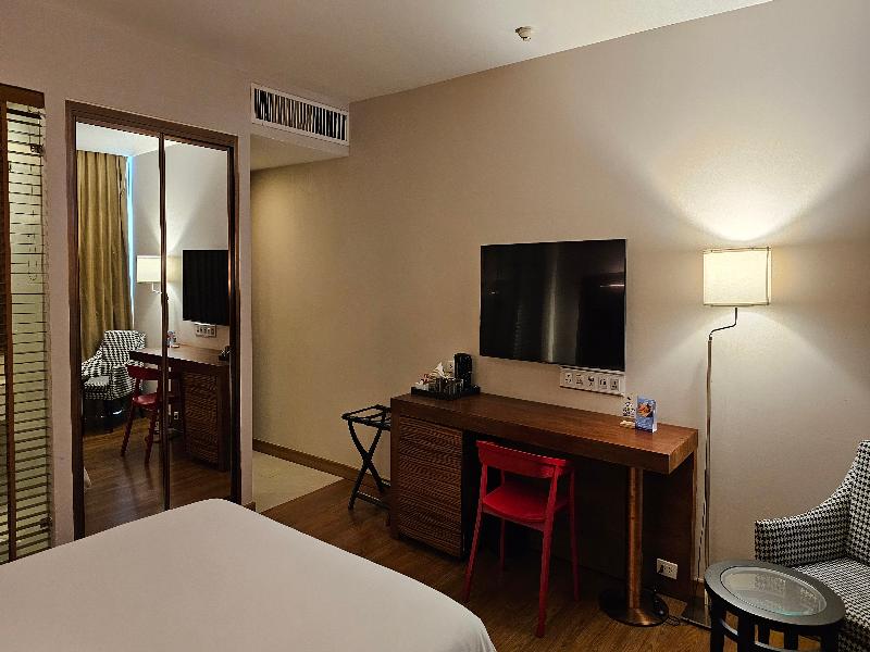 room detail thumbnail 1