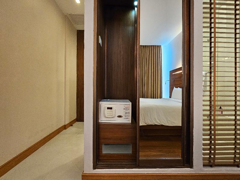Sachas Hotel Uno Asoke Sukhumvit Bangkok image