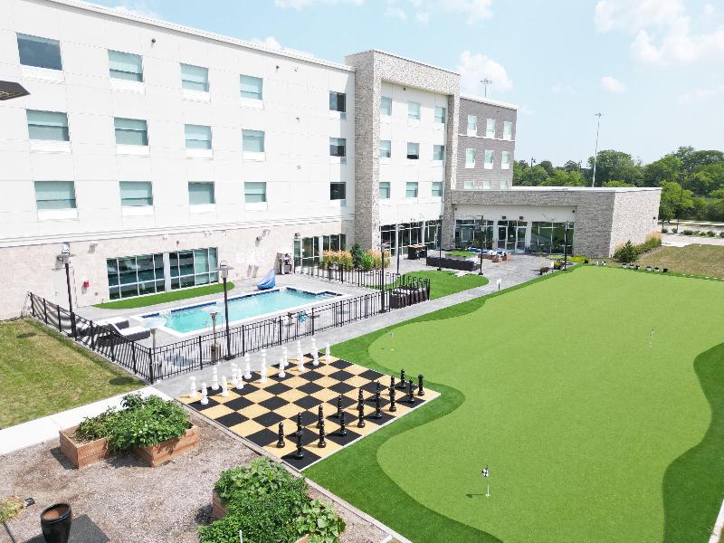 Holiday Inn Express Suites Chicago Schaumburg IHG image