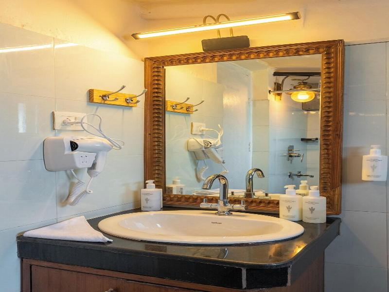 Maati Resort by the Lake Hill image