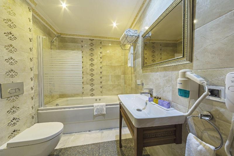 Lausos Palace Hotel image