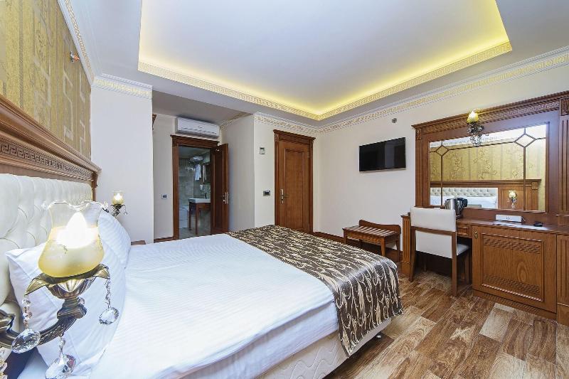 Lausos Palace Hotel image