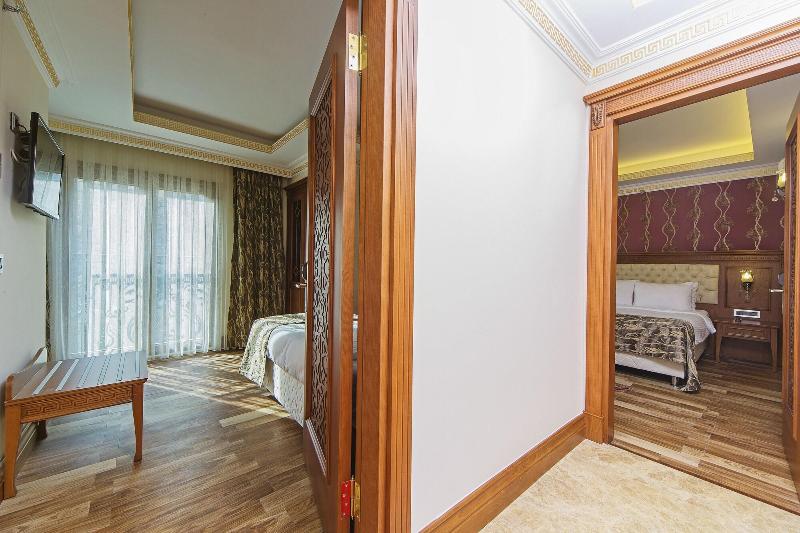 Lausos Palace Hotel image