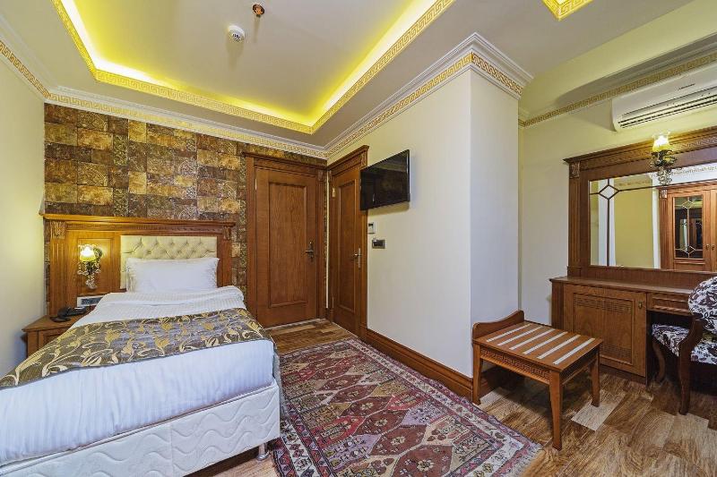 Lausos Palace Hotel image