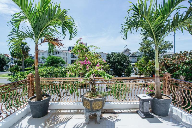 La Sera Suites Nha Trang image