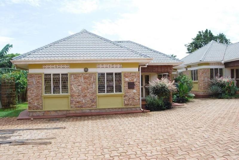 Prestige Resort Cottages image