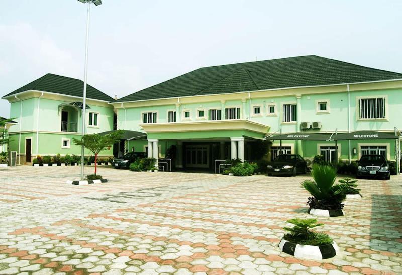 Milestone Hotel image