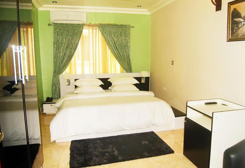 Milestone Hotel image
