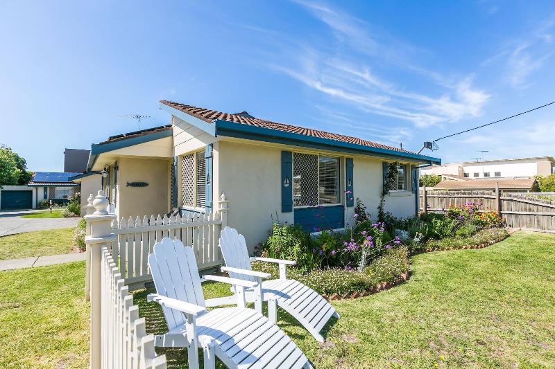 Beachfront Cottages Torquay image