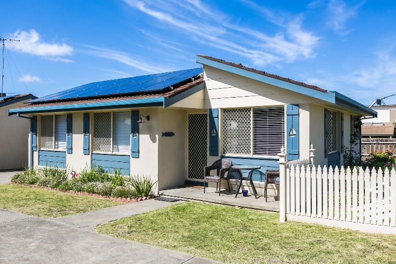 Beachfront Cottages Torquay image