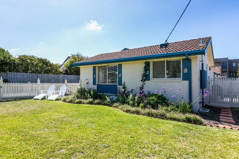 Beachfront Cottages Torquay image
