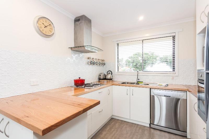 Beachfront Cottages Torquay image
