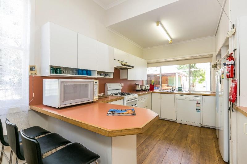 Beachfront Cottages Torquay image