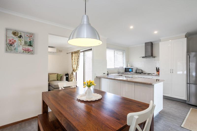 Beachfront Cottages Torquay image