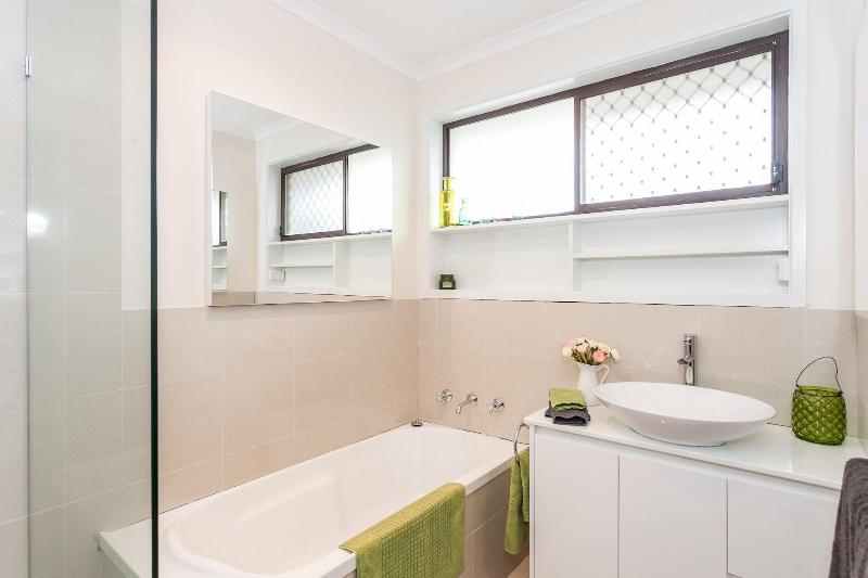 Beachfront Cottages Torquay image