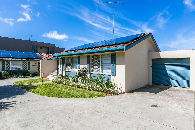 Beachfront Cottages Torquay image