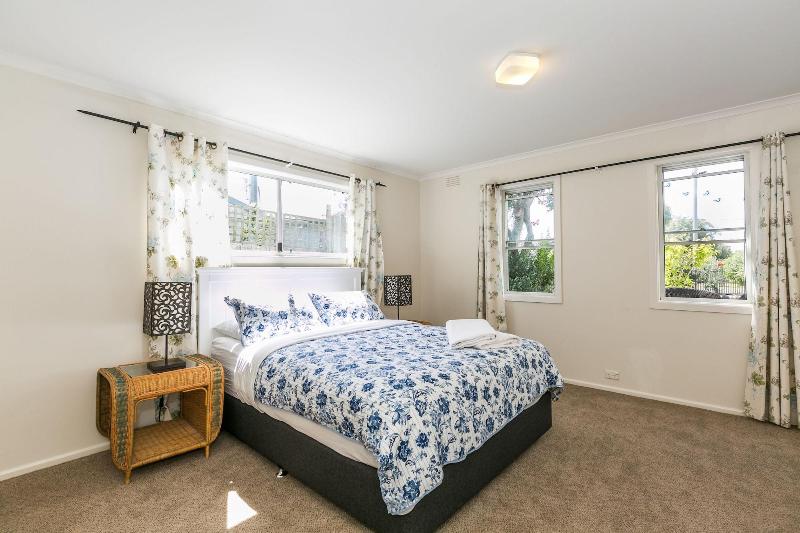 Beachfront Cottages Torquay image