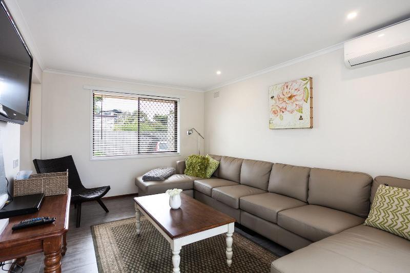 Beachfront Cottages Torquay image