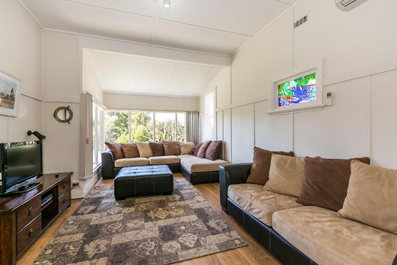 Beachfront Cottages Torquay image