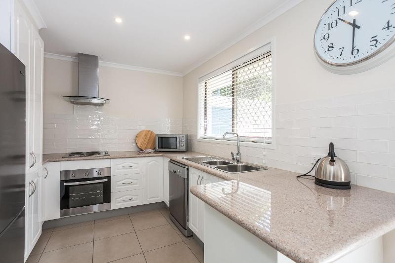 Beachfront Cottages Torquay image