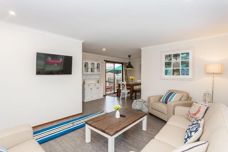 Beachfront Cottages Torquay image