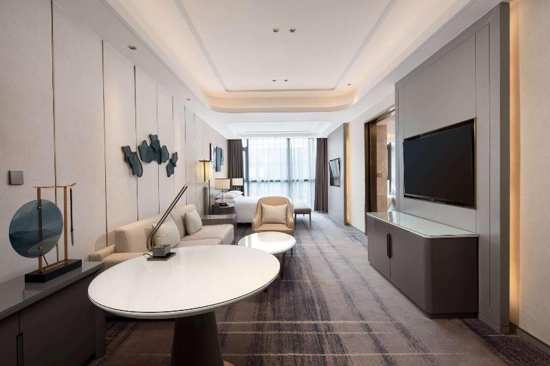 Ramada Plaza By Wyndham Anshun 5