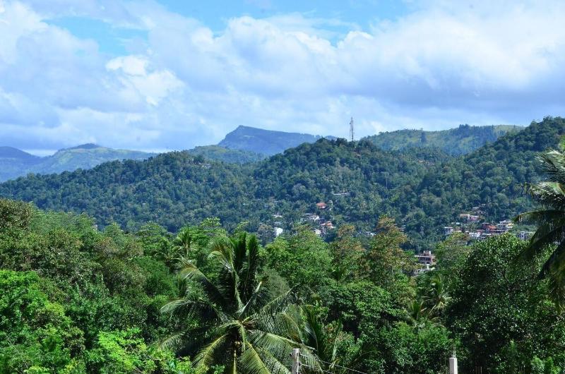 Deer Point Hotel Kandy image