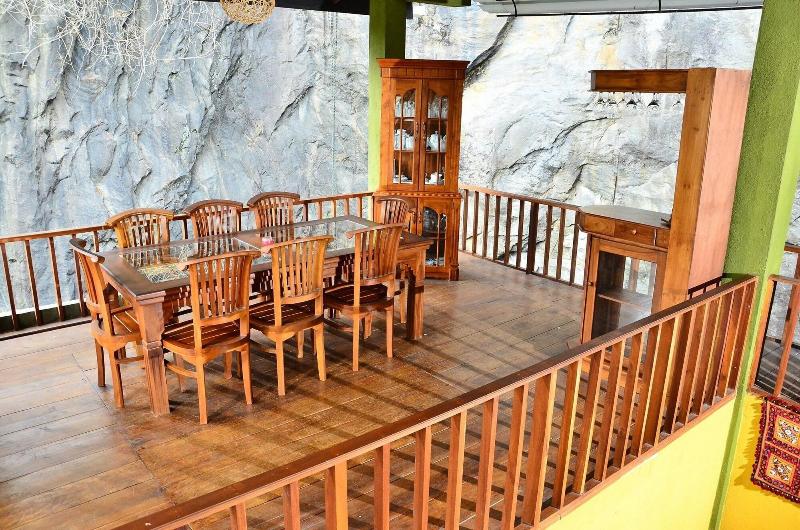 Deer Point Hotel Kandy image