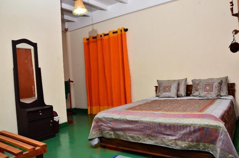 Deer Point Hotel Kandy image