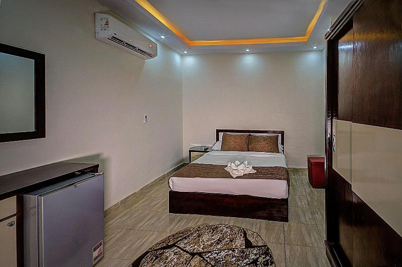 Tut Pyramids View Hotel image