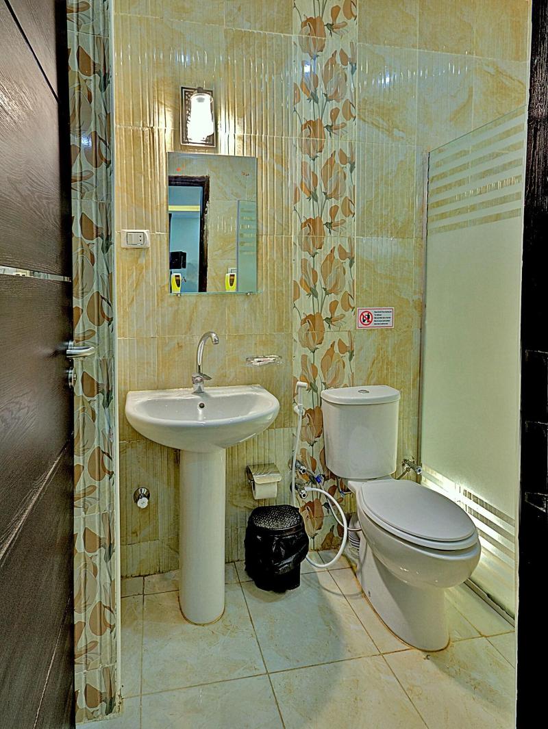 Tut Pyramids View Hotel image