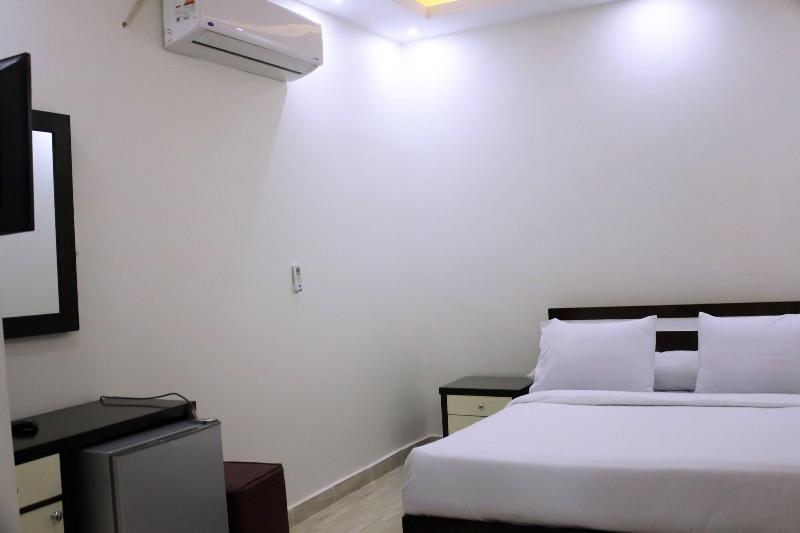 Tut Pyramids View Hotel image