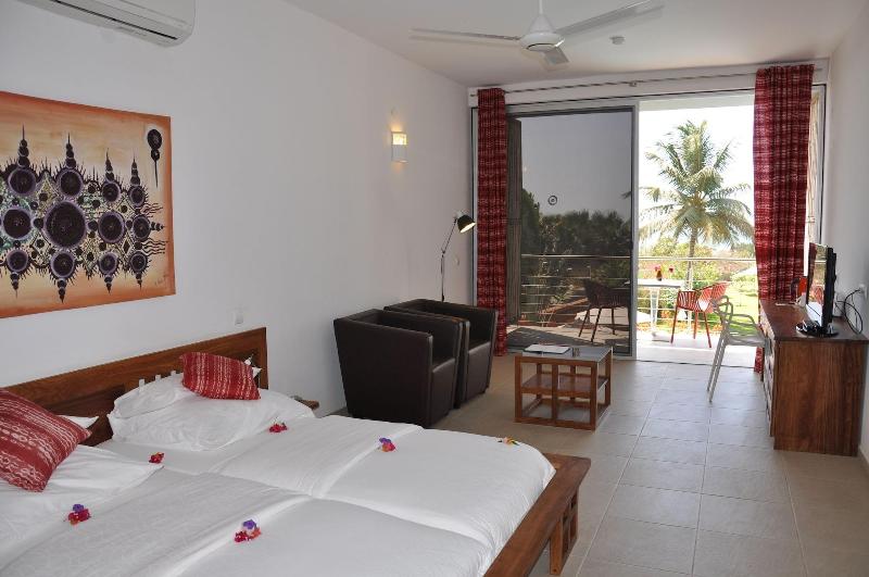 Leo S Beach Hotel Restaurant Adults Only image