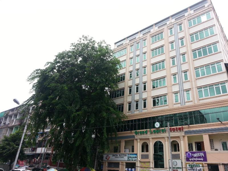 Grand Laurel Hotel image