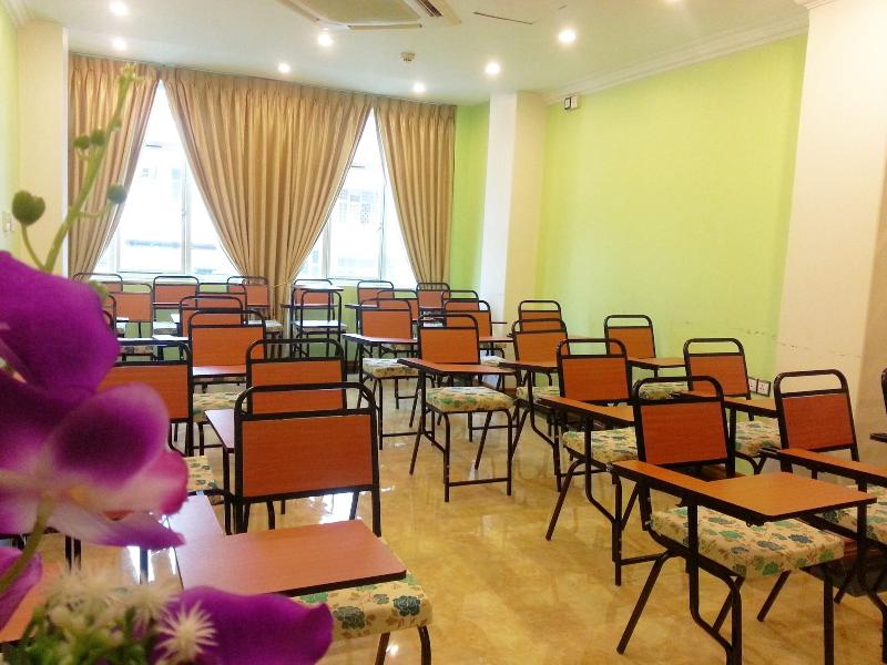 Grand Laurel Hotel image