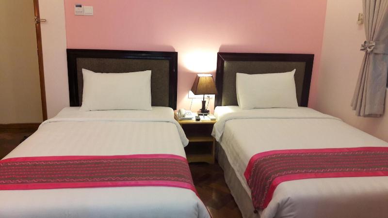 Grand Laurel Hotel image