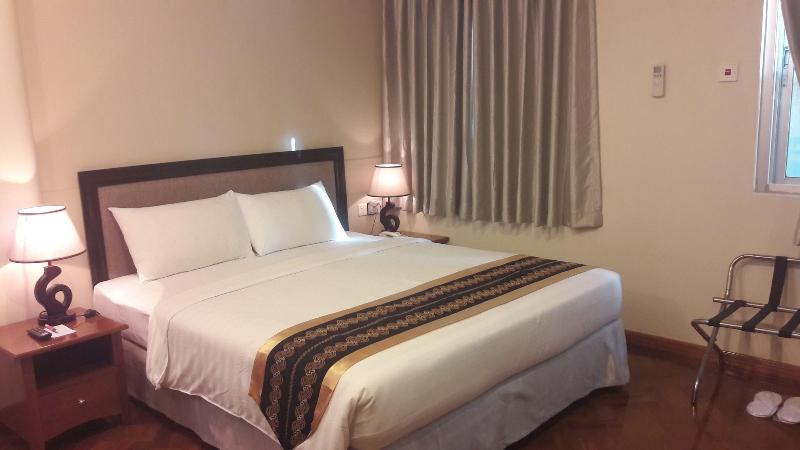 Grand Laurel Hotel image