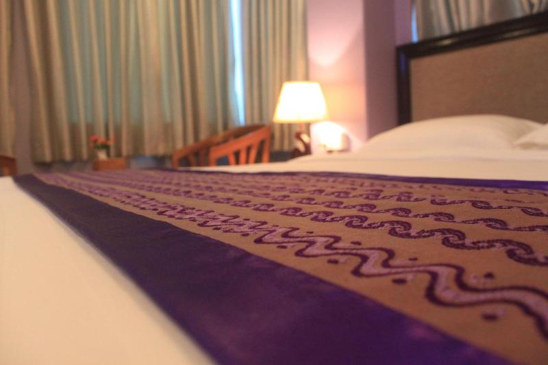 Grand Laurel Hotel image