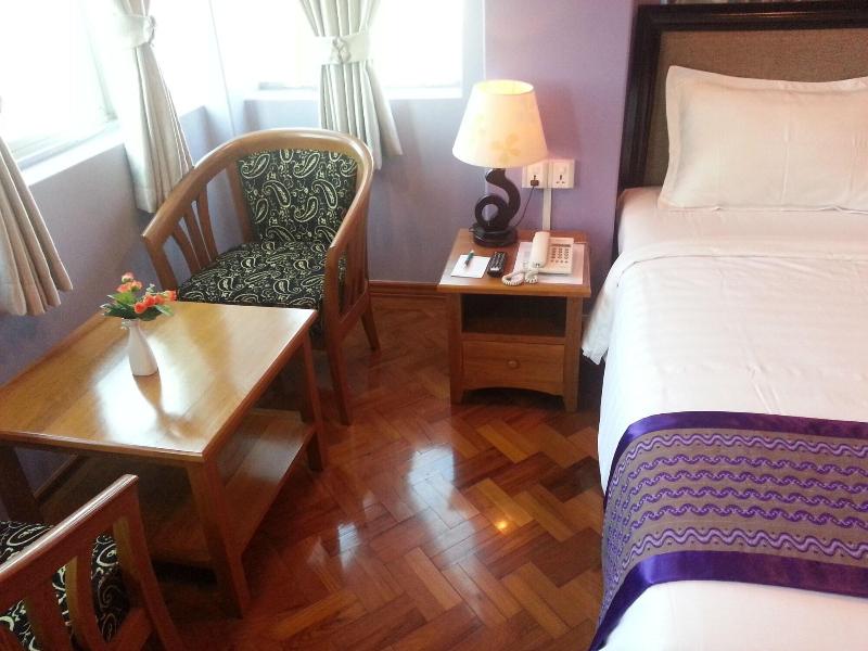 Grand Laurel Hotel image