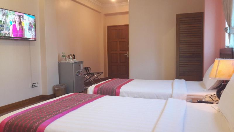 Grand Laurel Hotel image