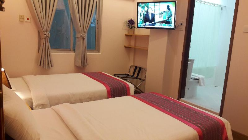 Grand Laurel Hotel image